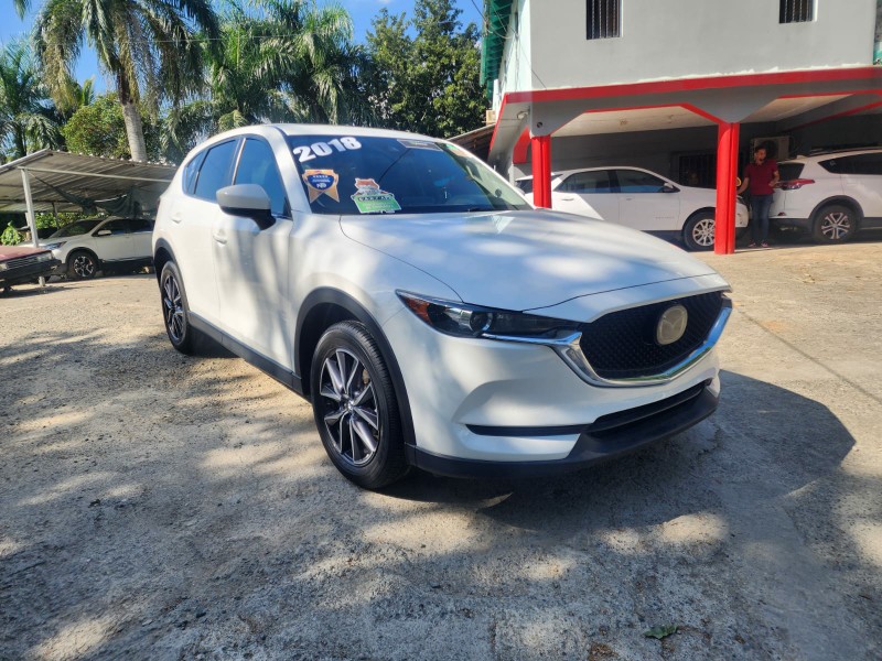 jeepetas y camionetas - Mazda CX5 4x2 Touring 2018 Blanca US$26,000. 4