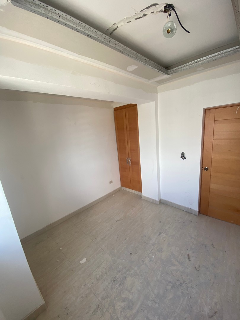 apartamentos - Apart. en venta con Amplio Balcón, Cancino 4