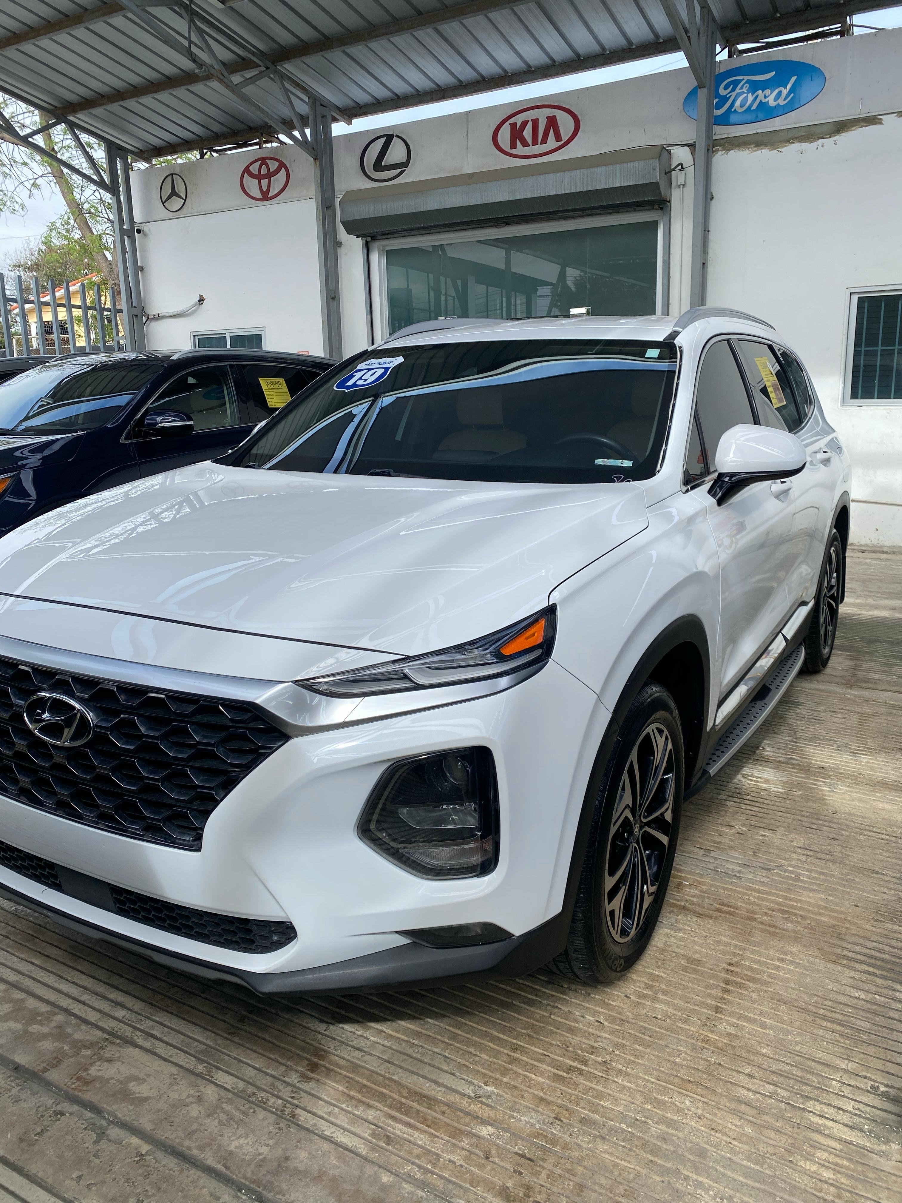 jeepetas y camionetas - Hyundai Santa Fe 2019 4