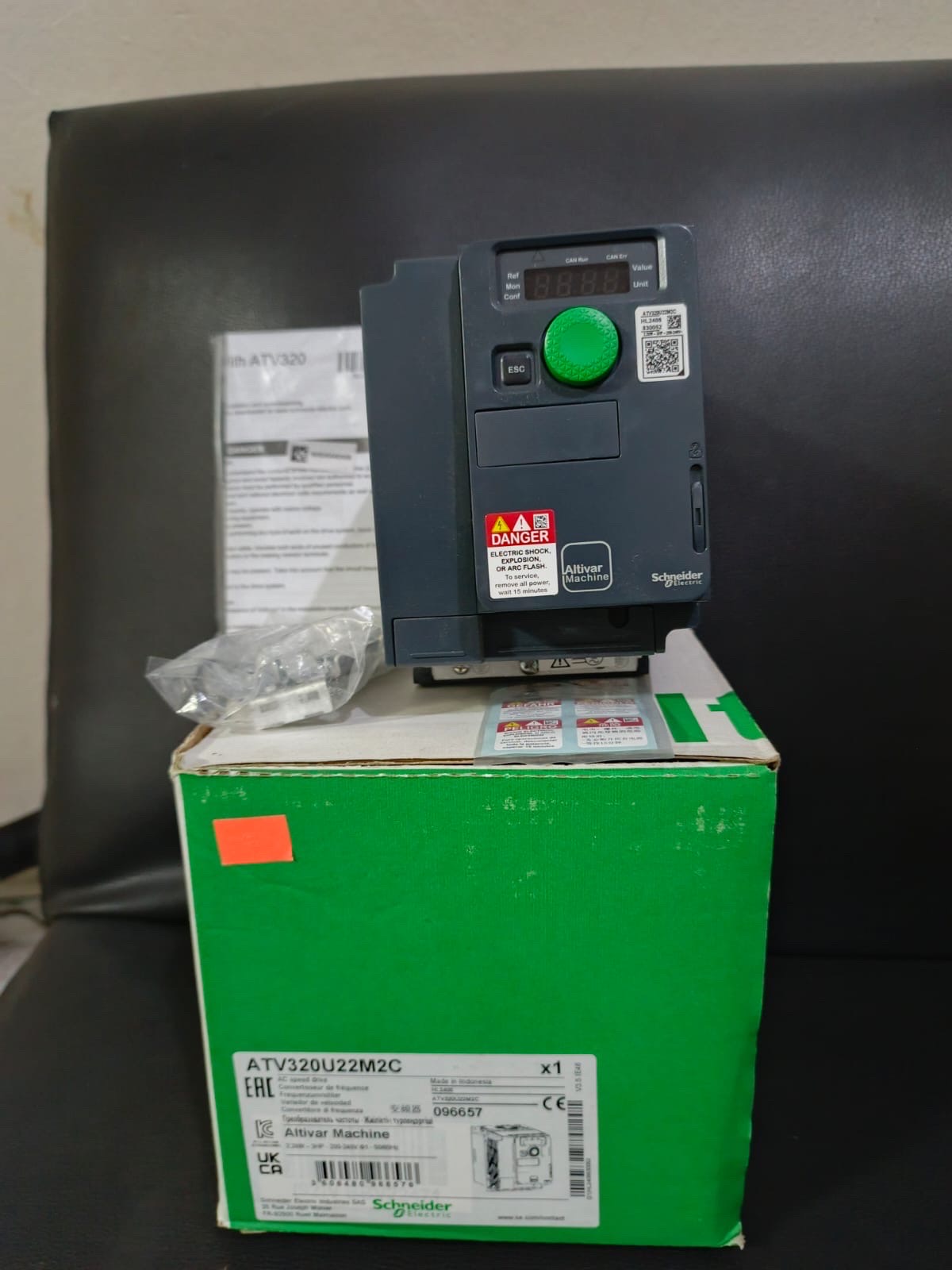 otros electronicos - Variador schneider ATV320 de 3hp 220V 1