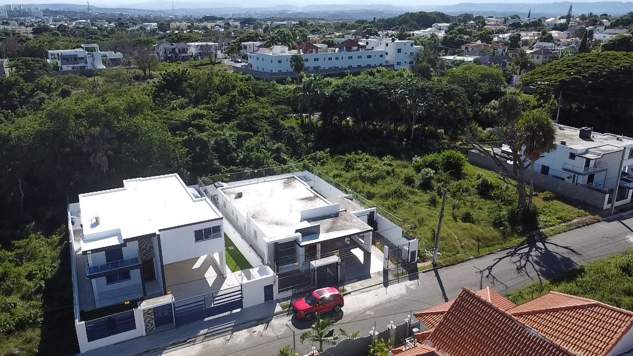 casas - AMPLIA Y ACOGEDORA CASA EN VENTA – CERRO ALTO. 2