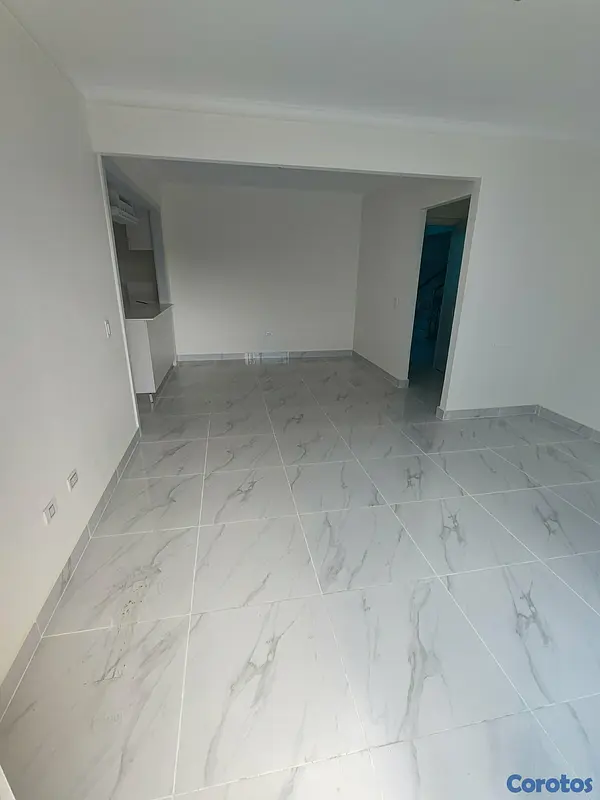 apartamentos - Vendo 3er piso en Res Las Cayenas, Aut San Isidro  2