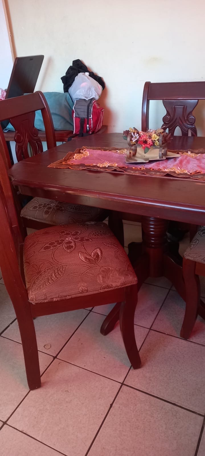 muebles y colchones - comedor en caoba de 4 sillas  3