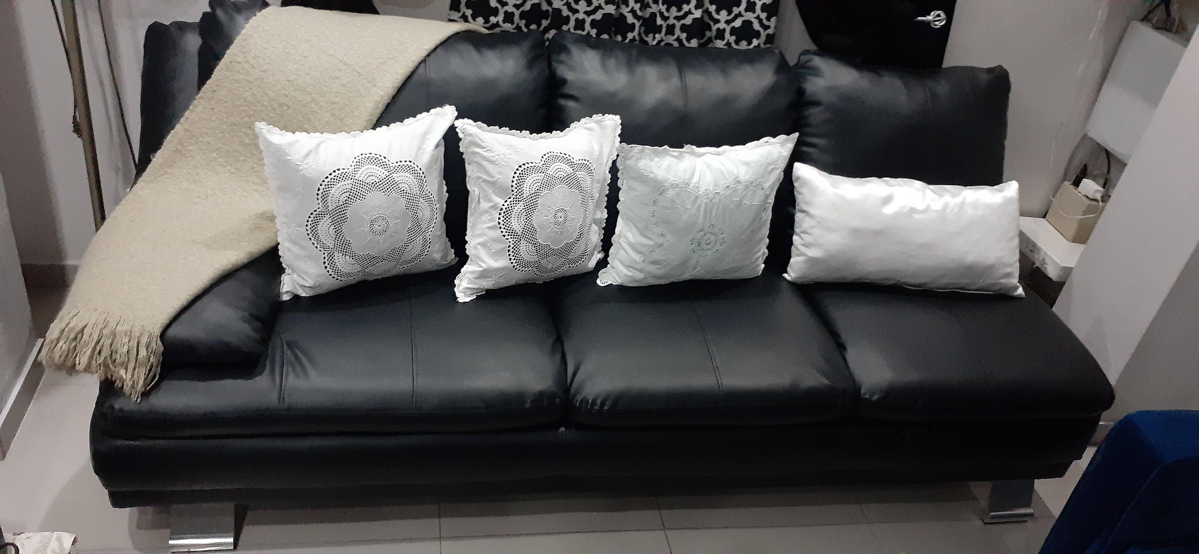 muebles y colchones - vendo mueble L y se pueden compartir en  dos muebles de  3 aciento cada uno 2