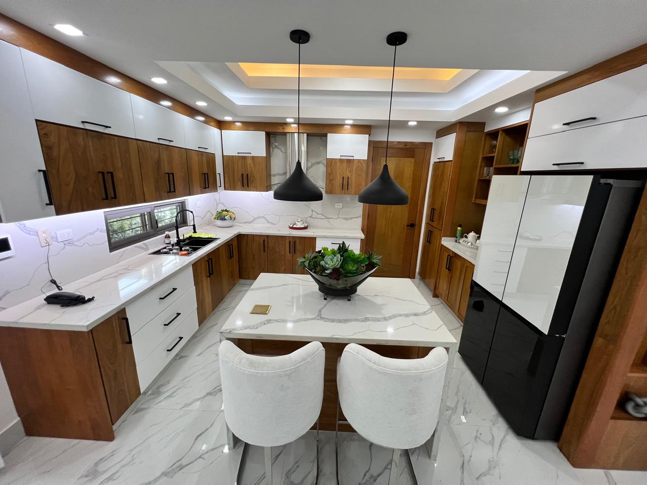 casas - CASA EN RESIDENCIAL CERRADO EN GURABO.