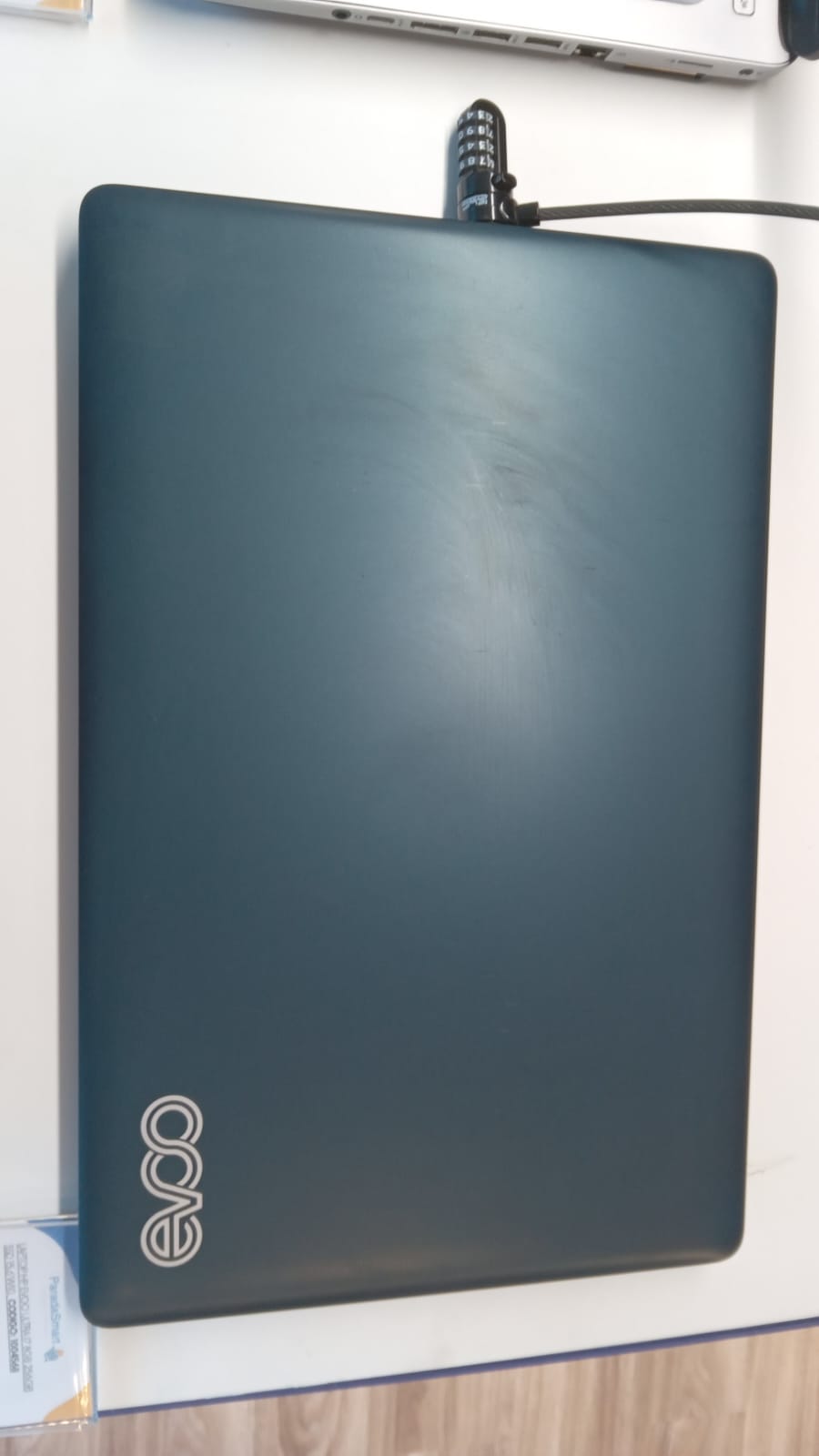computadoras y laptops - Laptop Evoo Ultra Think Intel celeron N3350