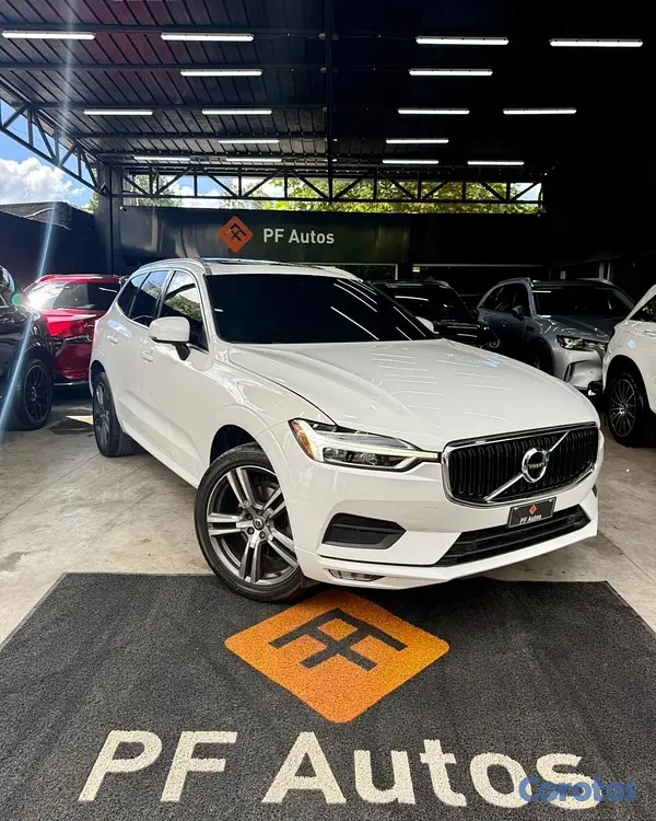 jeepetas y camionetas - Volvo XC60 Momentum 2021 2