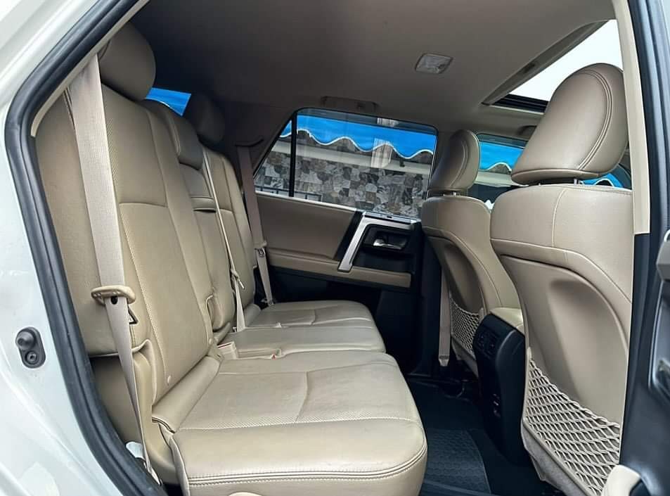 jeepetas y camionetas - 2020 Toyota 4Runner Limited (4x4)Americana tres fila de asientosClean Carfax. 9