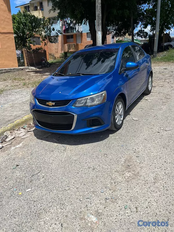carros - Carro Chevrolet Sonic 2018 14