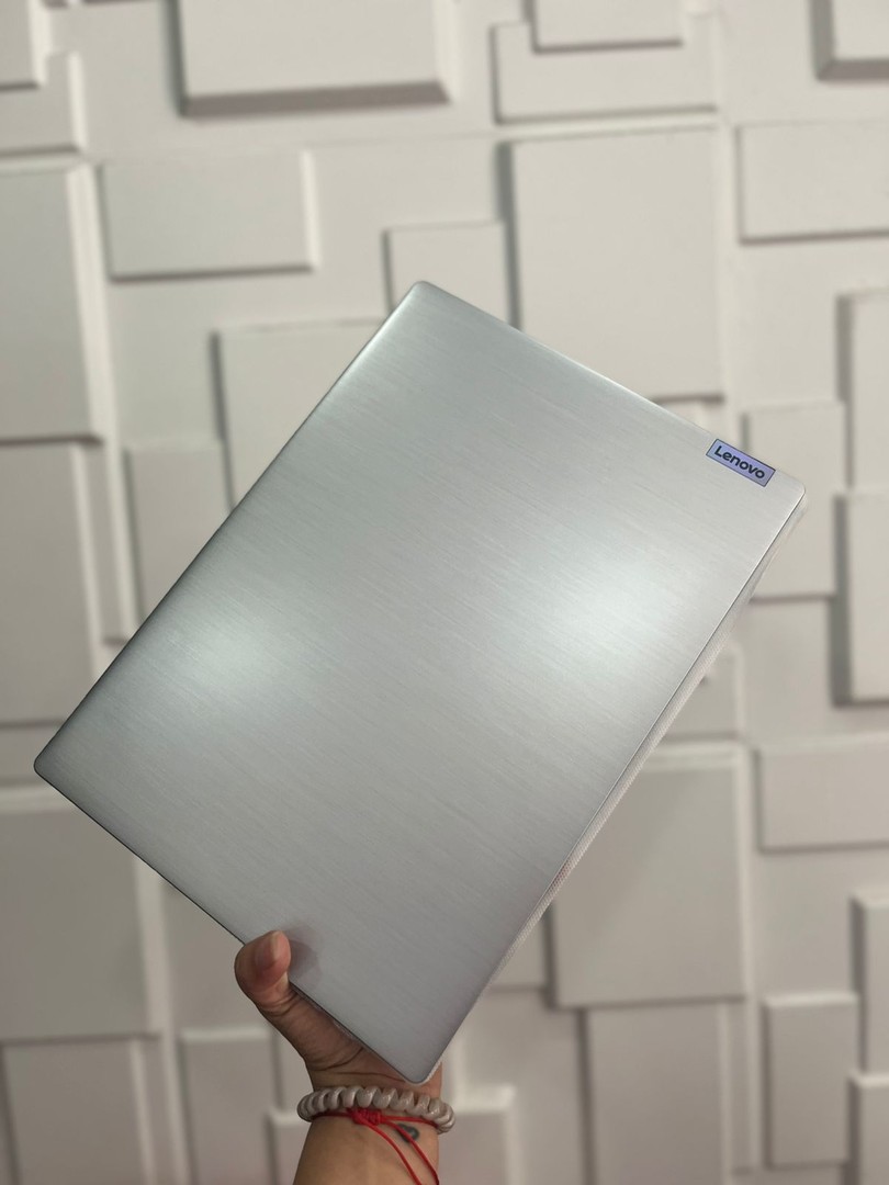 computadoras y laptops - Lenovo Intel i5-11357 2.4GHz SELLADA NUEVA 
 2
