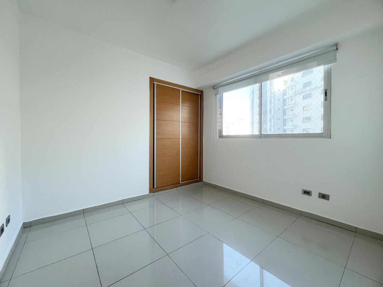 apartamentos - Vendo Amplio y Cómodo Apartamento en Serrallés, 4to. NivelÁrea total: 175.06  1