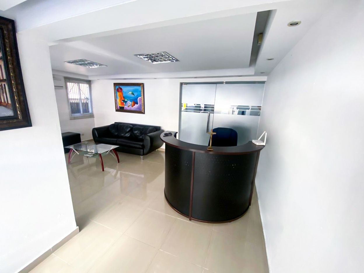oficinas y locales comerciales - Naco local comercial 1er nivel 113m2  4
