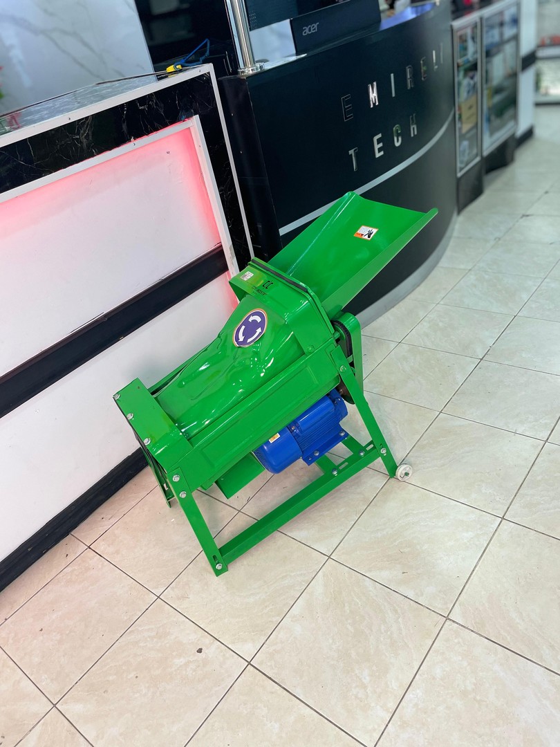 equipos profesionales - Desgranadora trilladora de maiz mazorca seco automatica  3