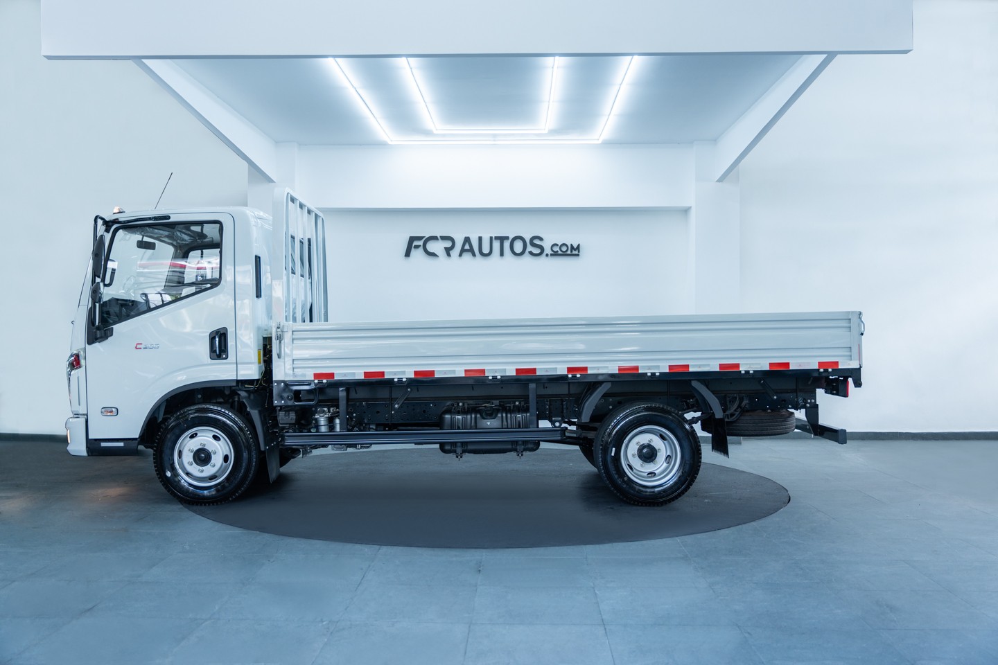 camiones y vehiculos pesados - MAXUS C300 2023 3