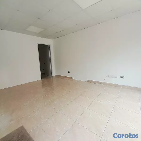 oficinas y locales comerciales - Local  céntrico en Bella vista  3