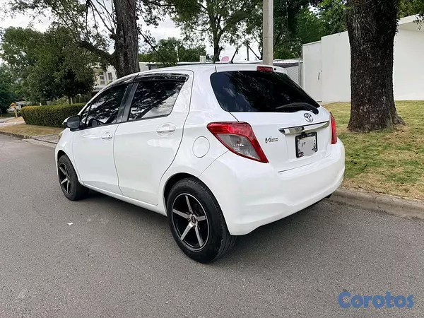 carros - Toyota vitz 2012 6