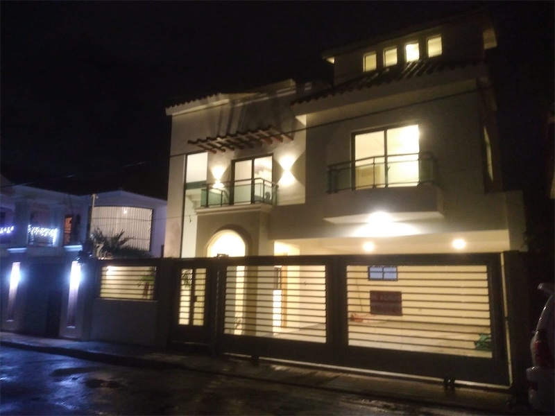 casas - Venta de casa de lujo de 3 niveles el mirador del este Santo Domingo 2