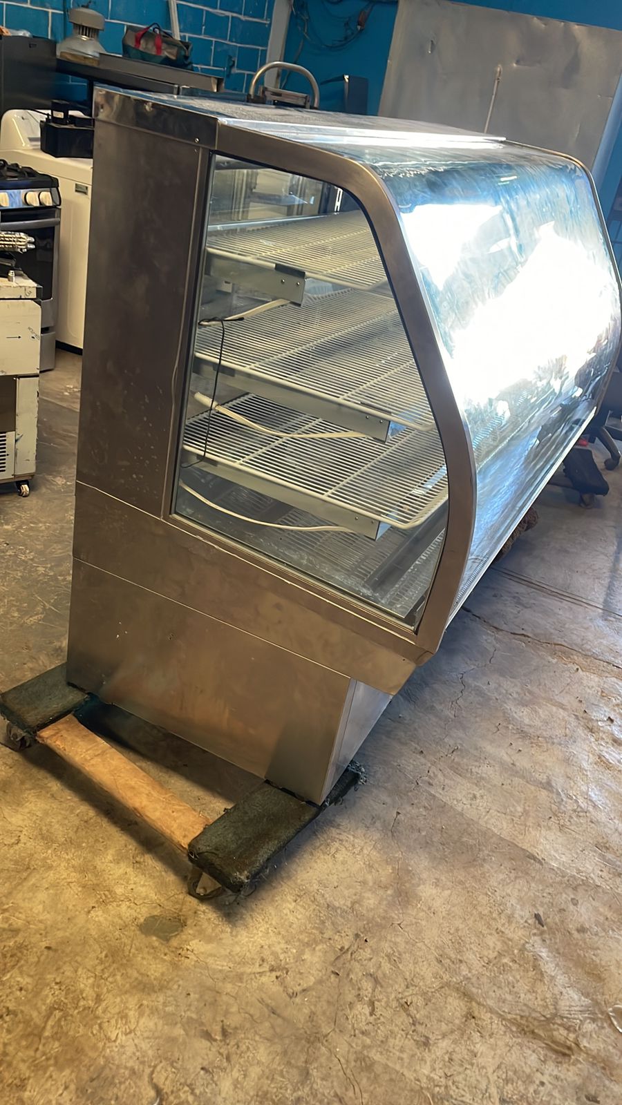 equipos profesionales - Vitrina curva de temperatura 6 pies y medio 2
