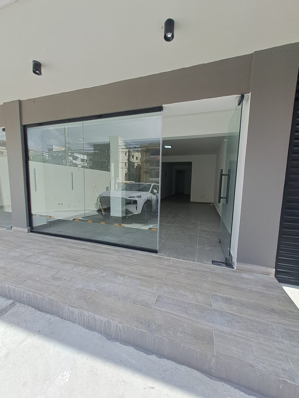 oficinas y locales comerciales - Alquilo local 1er piso 60 mts en arroyo hondo   7
