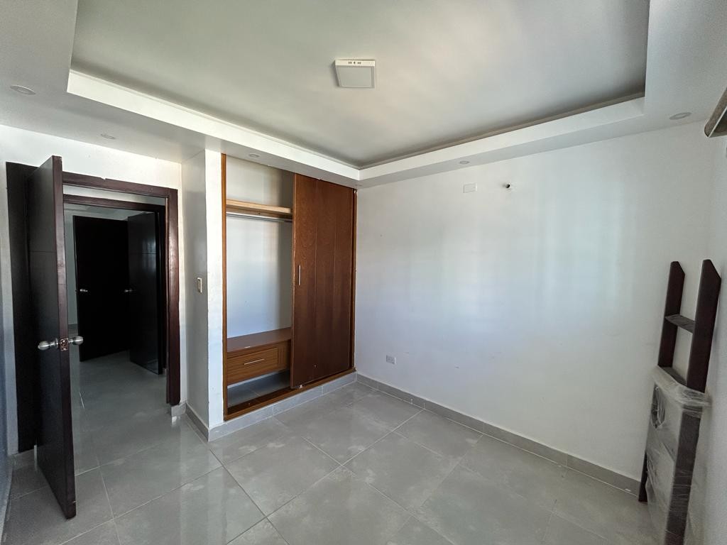 apartamentos - Apartamento 4to nivel en la Aut. San Isidro Santo Domingo Este 9