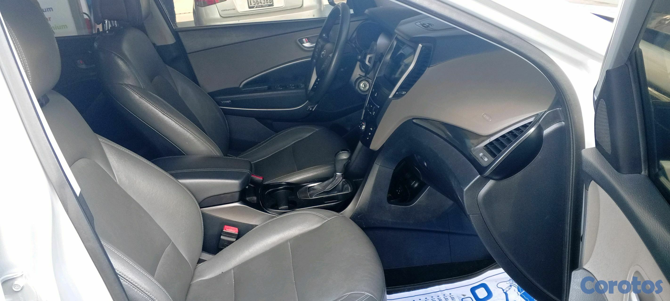 jeepetas y camionetas - Santa Fe Sport 🚘💯 2014 desde 9