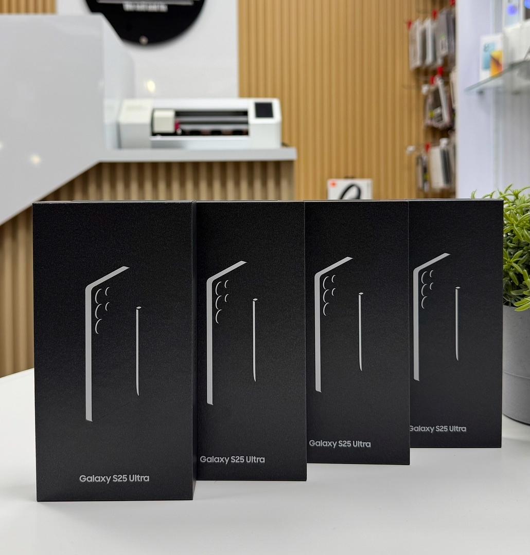 celulares y tabletas - Samsung Galaxy S25 Ultra 1TB, 512GB & 256GB Ram 12GB Dual Sim  4