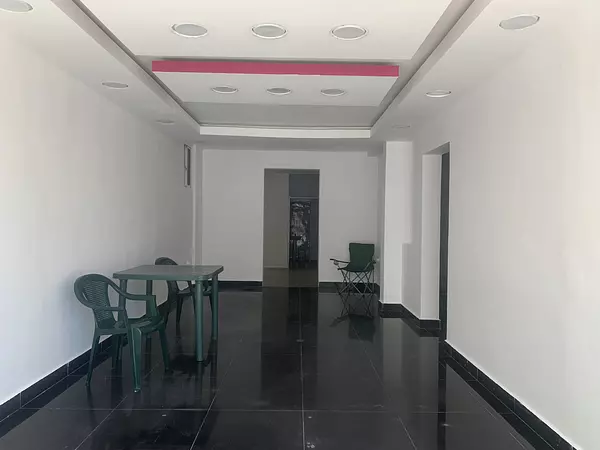 oficinas y locales comerciales - Local céntrico y comercial  4