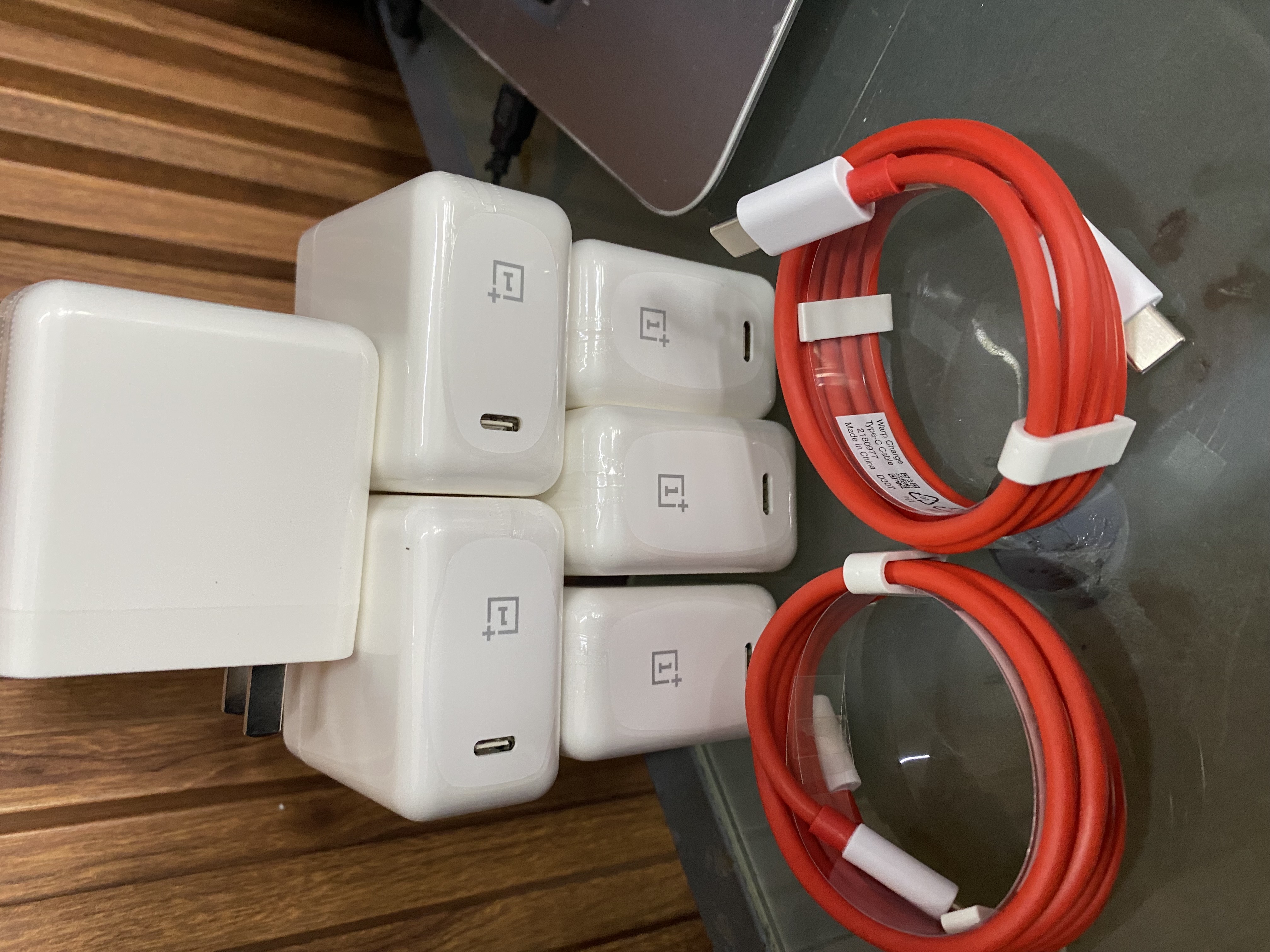 celulares y tabletas - cargador 65W one plus  4