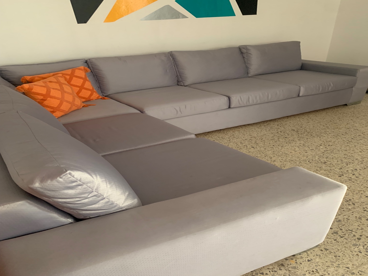 muebles y colchones - Mueble tipo L  color gris plata      1