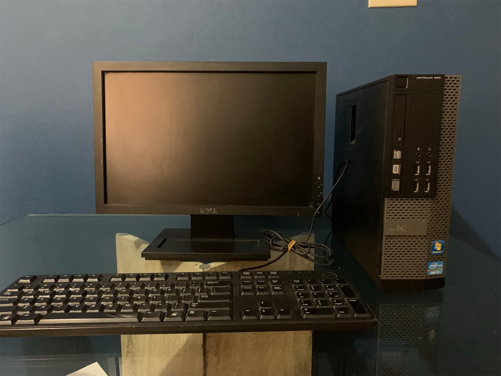 computadoras y laptops - Computadora Dell Optiplex 960