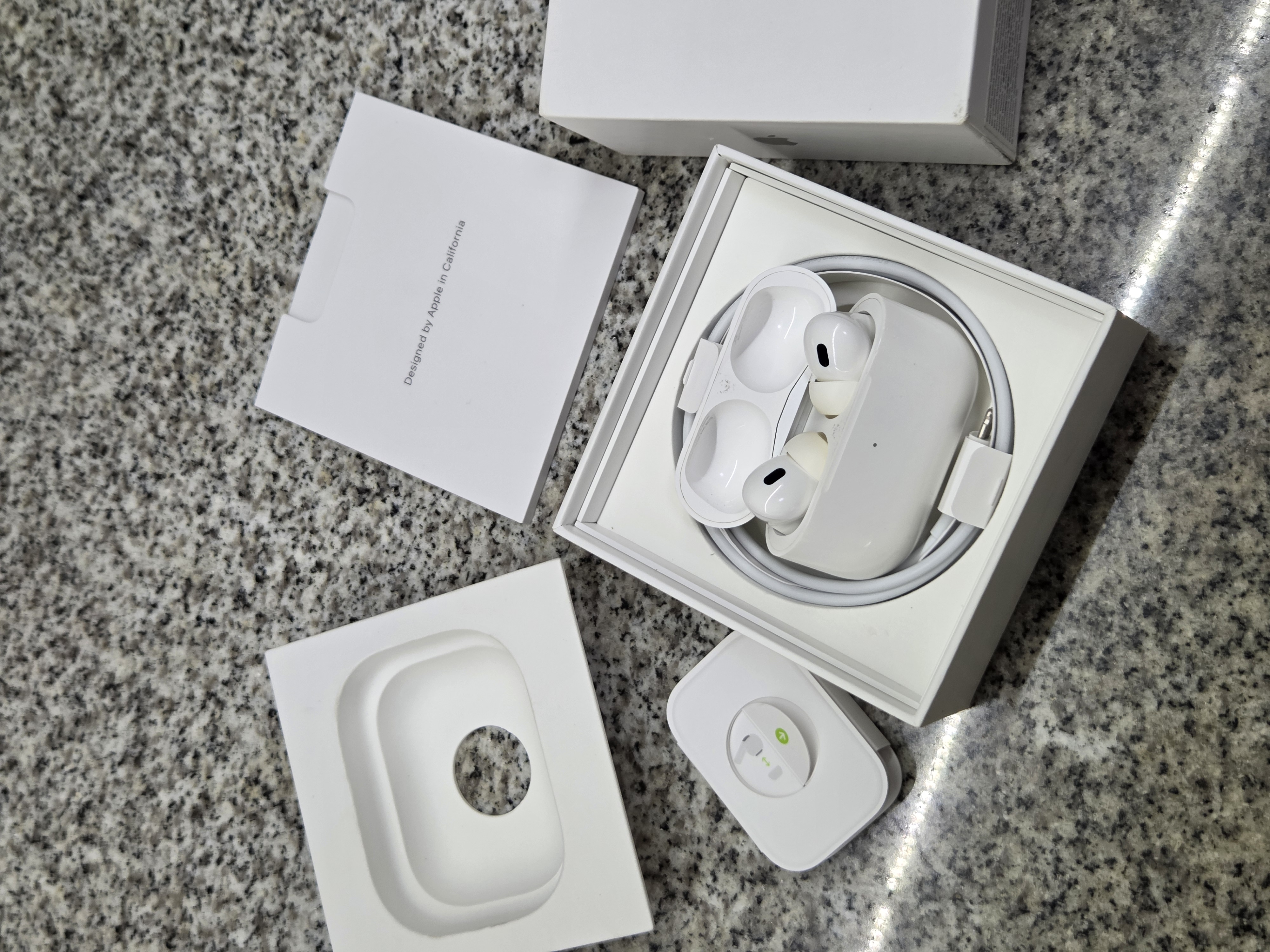 accesorios para electronica - Airpods PRO 2 (Conector lightning) en su caja original usado. 1
