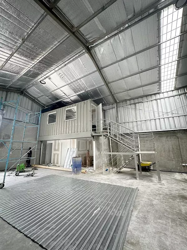 oficinas y locales comerciales - Nave céntrica en la Fe  3