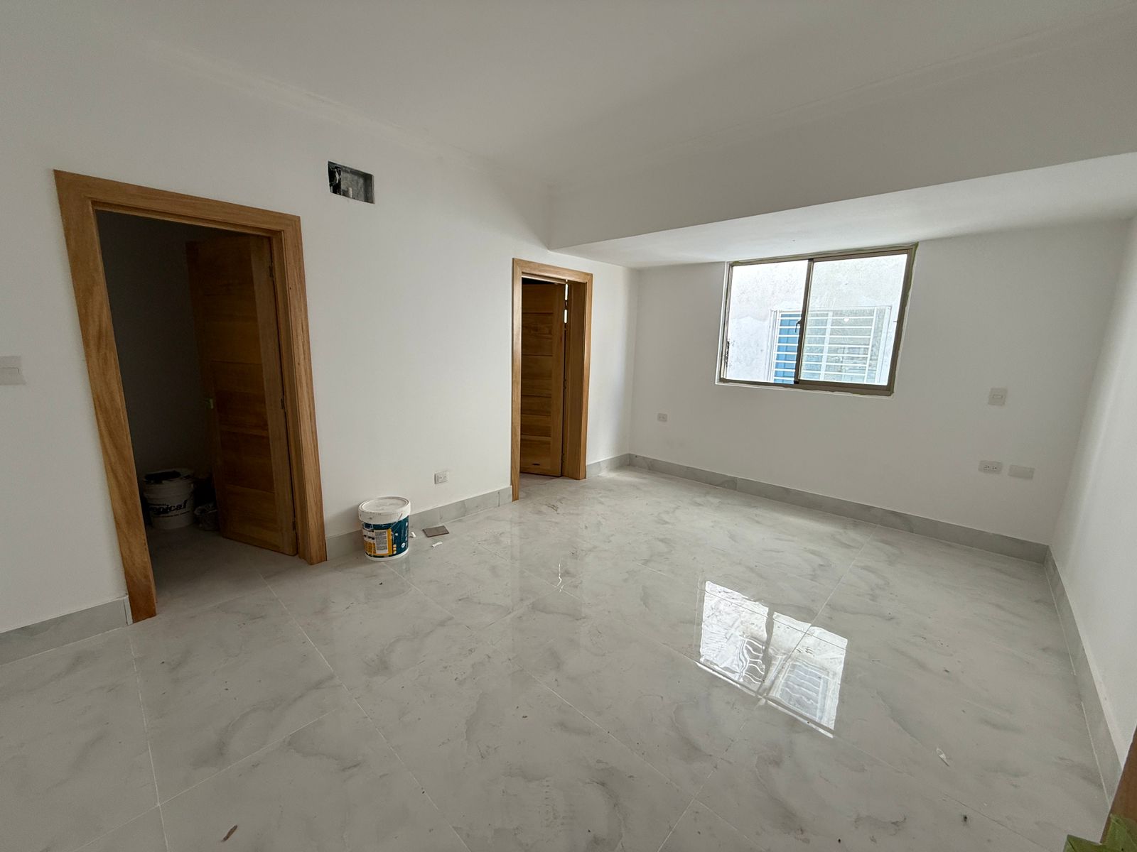 apartamentos - Vendo Ph nuevo urb real 4 hab con su baño tres par 3