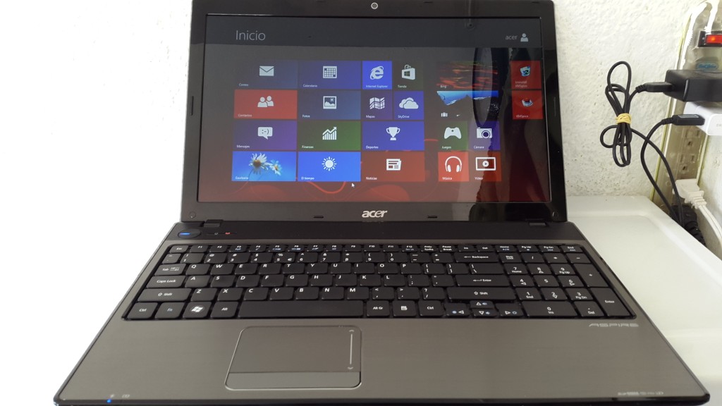computadoras y laptops - laptop acer 17 Pulg Core i3 Ram 4gb Disco 128gb SSD Solido Nvidea 1gb Dedicada 0