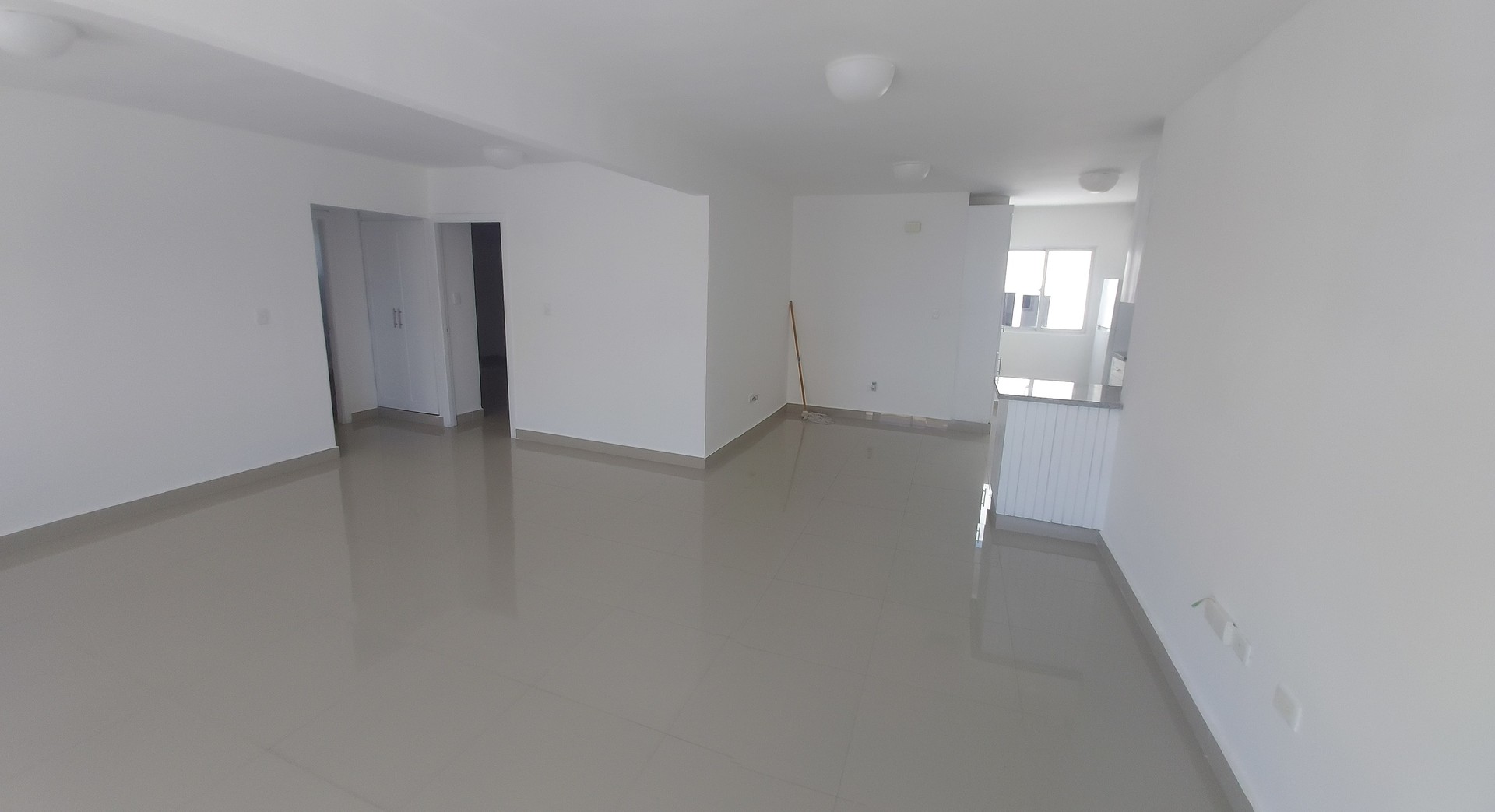 apartamentos - Rento amplio apartamento en Punta Cana. Sin muebles con linea blanca completa 2