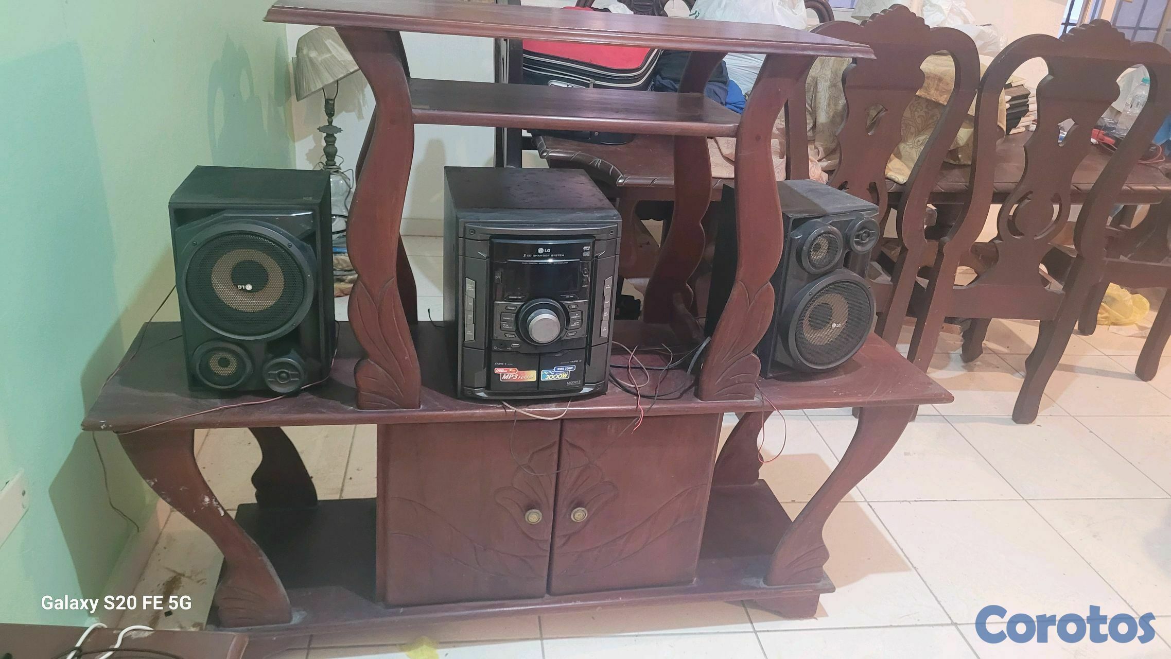 muebles y colchones - Estate de caoba radio y television.  3
