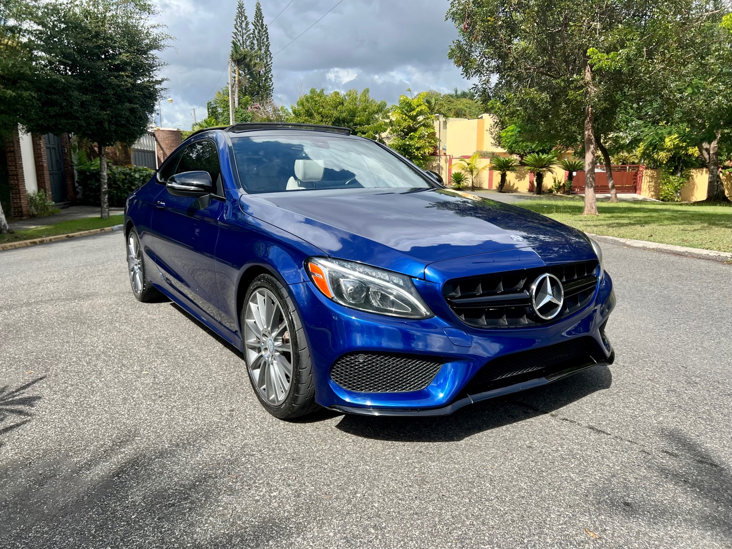 Mercedes Benz C300 COUPE AMG.