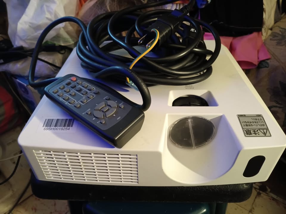 impresoras y scanners - PROYECTOR HITACHI CP-X2510 3LCD 4