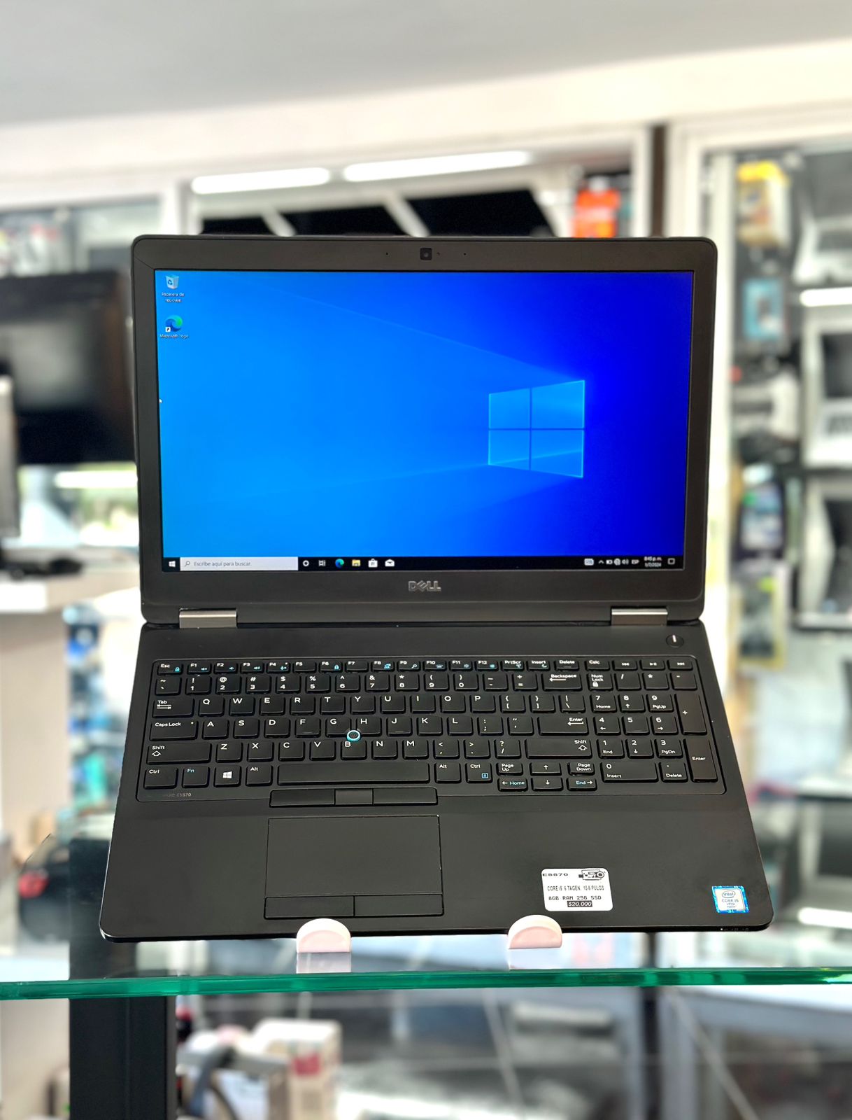 computadoras y laptops - Laptop Dell 15.6 pulgadas e5570 2