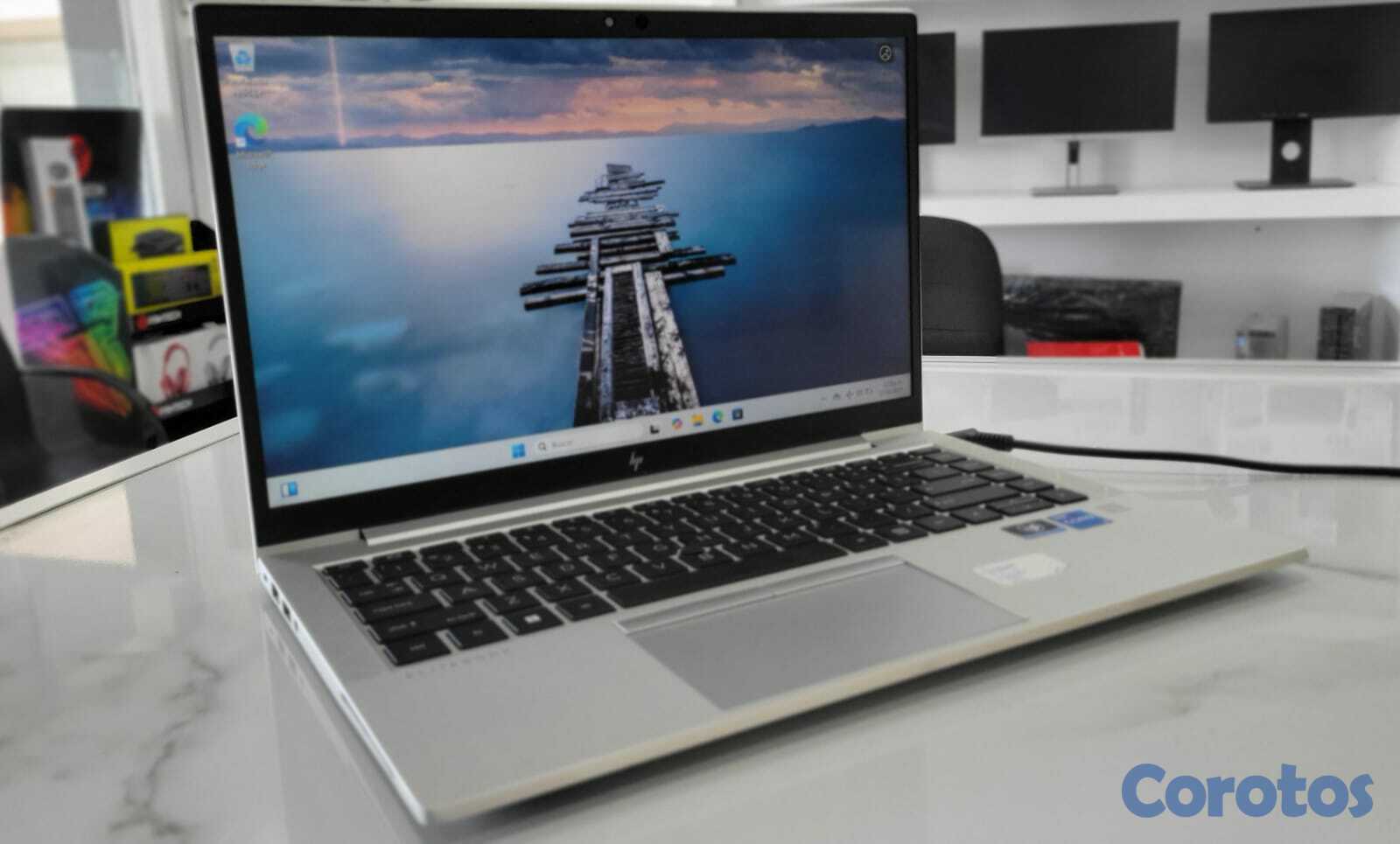 computadoras y laptops - Hp Elitebook 840 G8 i5 11va 16gb 256 ssd Touch 2