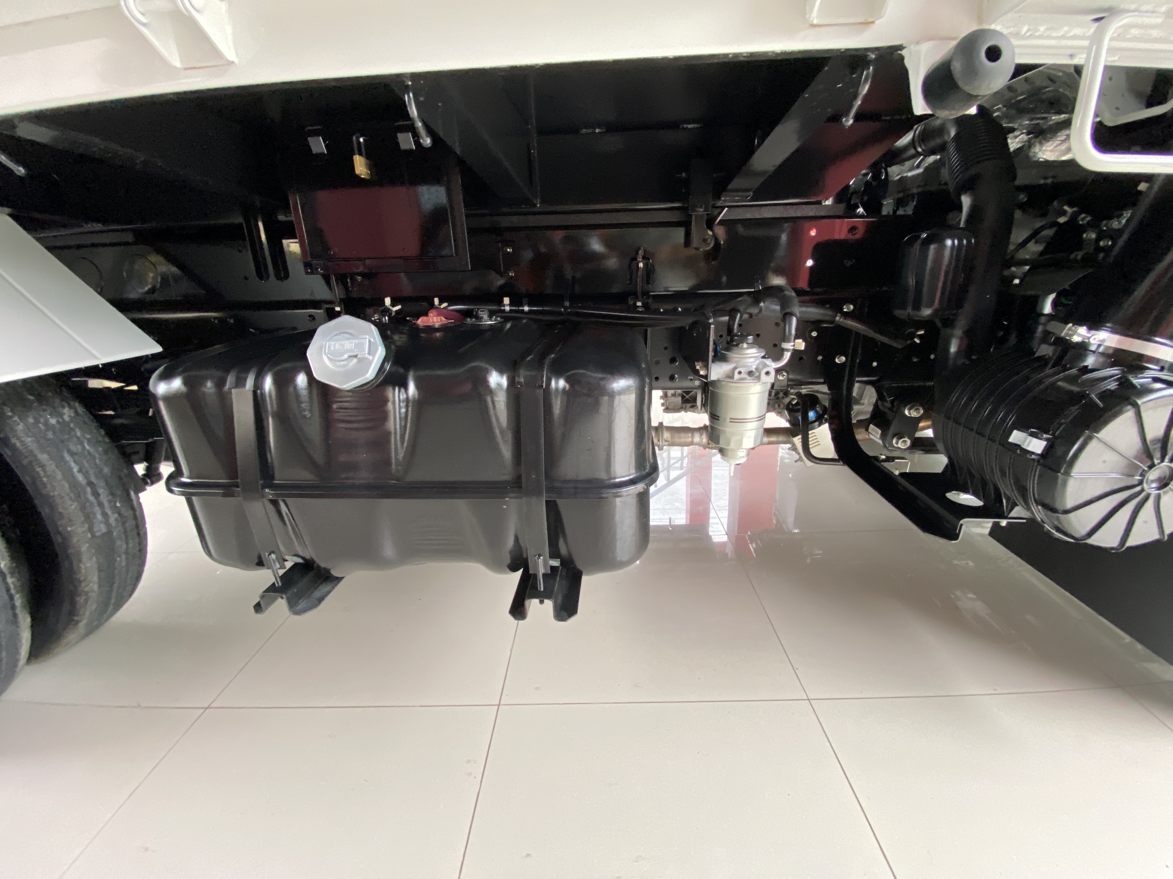 camiones y vehiculos pesados - ISUZU NPR 2025 VOLTEO 8