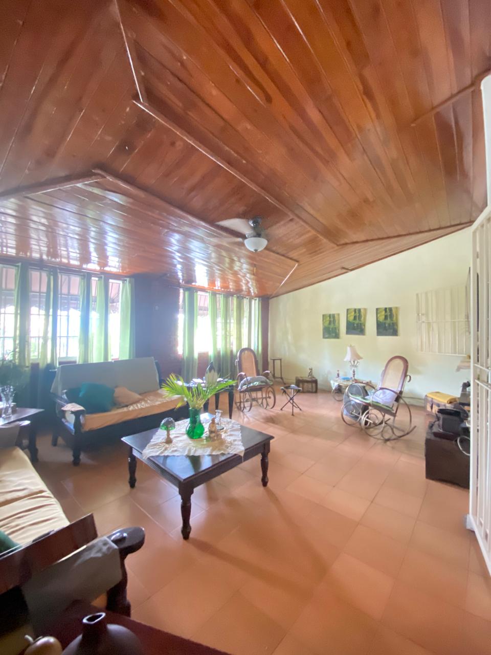 casas - Casa de dos niveles con una excelente ubicacion en 3