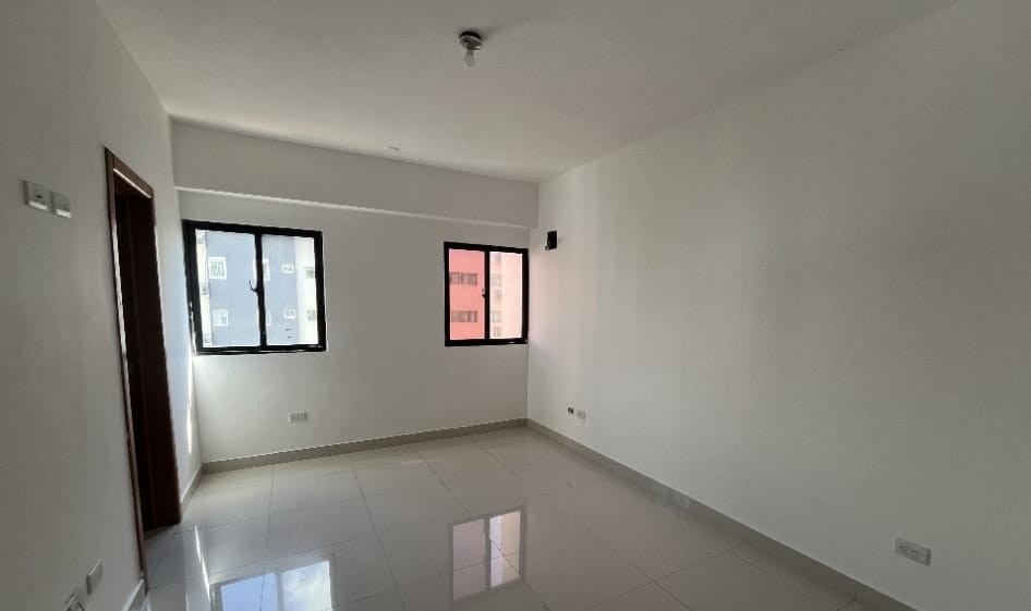 apartamentos - Apartamento 2do piso en evaristo morales 
 2