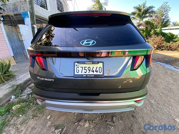 jeepetas y camionetas - Hyundai Tucson SE 2025  3