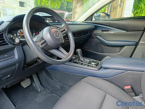 otros vehiculos - Se vende Jeepeta Mazda cx30  5