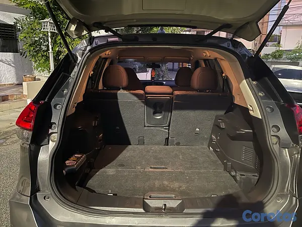 jeepetas y camionetas - Nissan Rogue S 4x2 2017 5