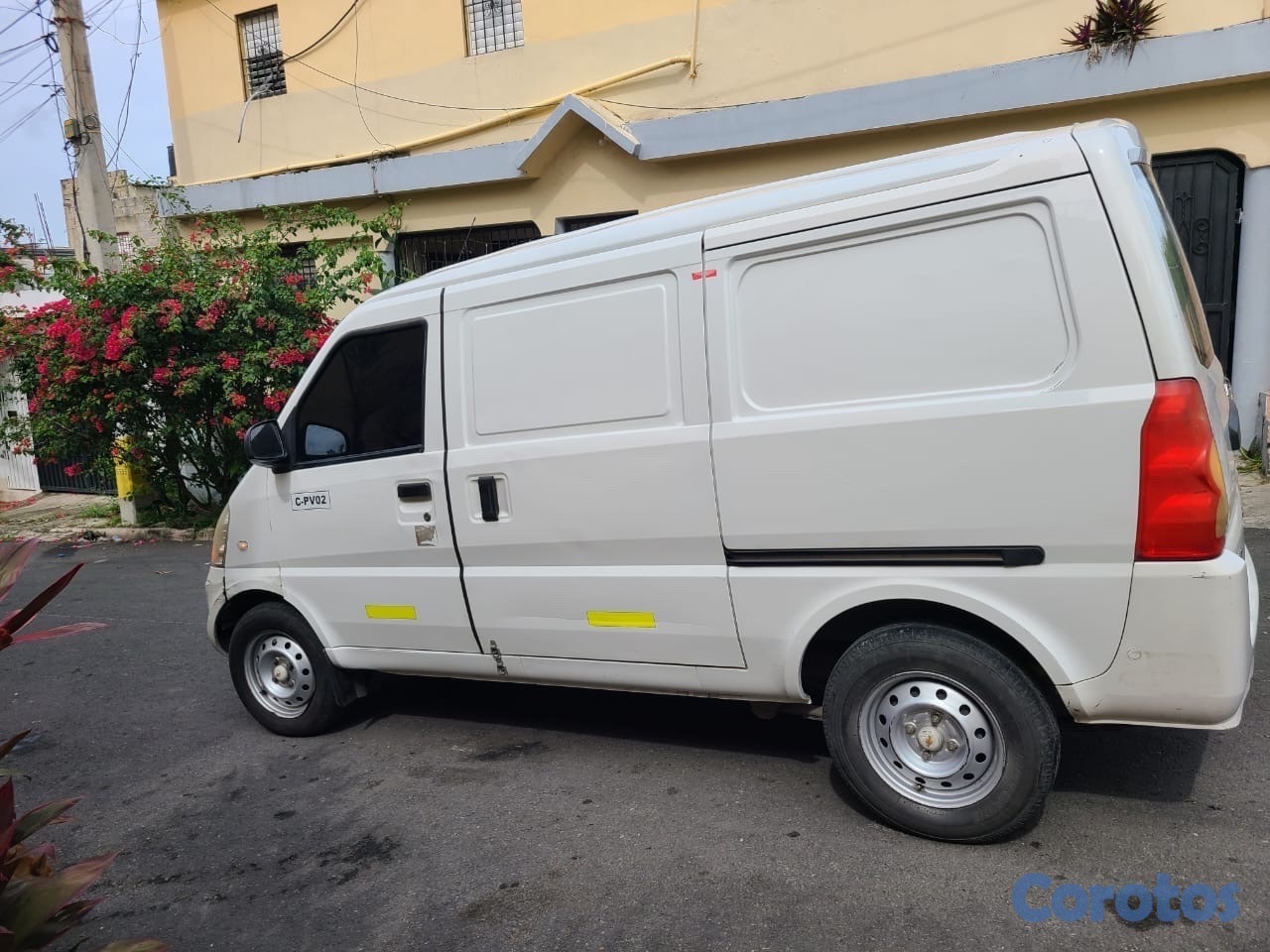 jeepetas y camionetas - Chevrolet N300 5