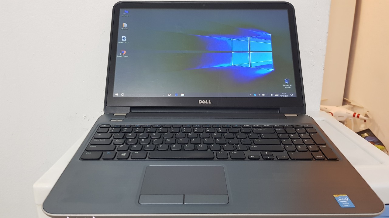 computadoras y laptops - Dell inspiron 17 Pulg Core i7 2.4 Ram 8gb Disco 1000gb SSD Solido full