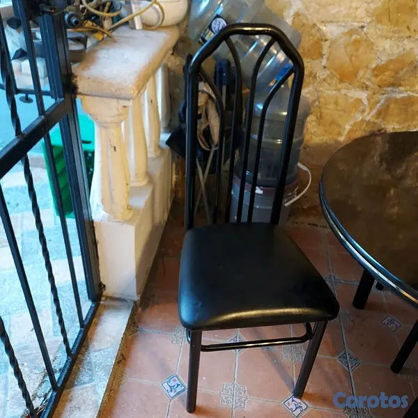 muebles y colchones - Comedor de 4 sillas de metal, excelentes condiciones  3