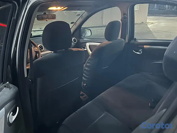 carros - Vendo Renault Sandero 2010 7
